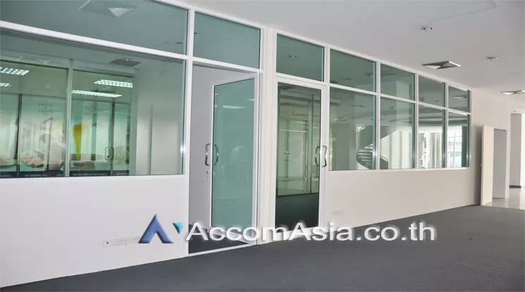 10  Office Space For Rent in Sukhumvit ,Bangkok BTS Ekkamai at 42 Tower AA10427